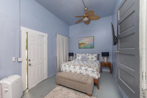 Commercial property in Gulfport, Florida 6 bedrooms, 259.38 sq.m. № 2316750 - photo 4