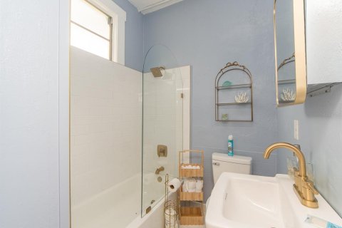 Commercial property in Gulfport, Florida 6 bedrooms, 259.38 sq.m. № 2316750 - photo 9