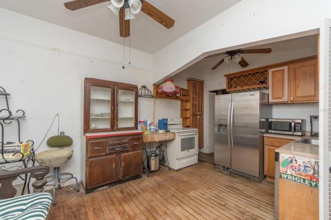 Commercial property in Gulfport, Florida 6 bedrooms, 259.38 sq.m. № 2316750 - photo 22