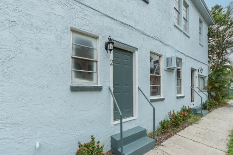 Commercial property in Gulfport, Florida 6 bedrooms, 259.38 sq.m. № 2316750 - photo 11