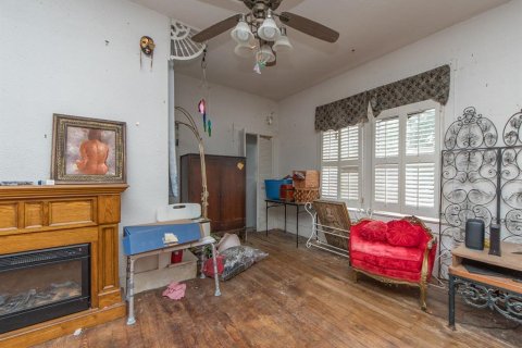 Commercial property in Gulfport, Florida 6 bedrooms, 259.38 sq.m. № 2316750 - photo 20
