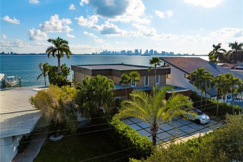 Casa en alquiler en North Bay Village, Florida, 4 dormitorios, 393.16 m2 № 2076832 - foto 6