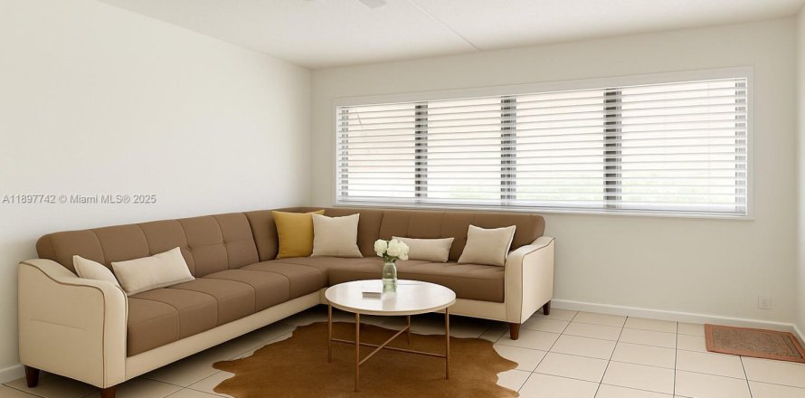 Condo in Hallandale Beach, Florida, 1 bedroom  № 1949142