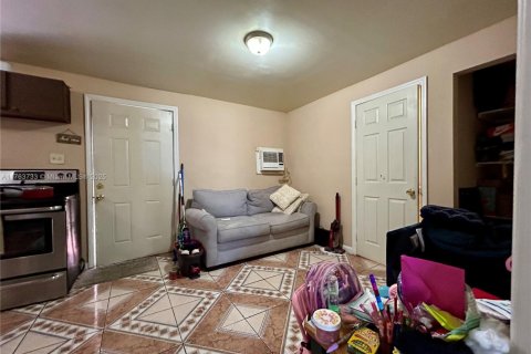 Купить коммерческую недвижимость в Опа-Локка, Флорида № 2021347 - фото 6