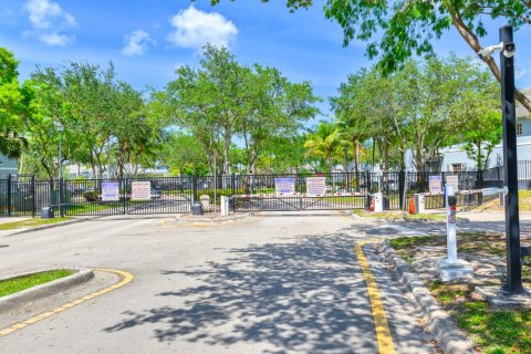 Touwnhouse à vendre à Lauderhill, Floride: 2 chambres, 104.05 m2 № 1864283 - photo 3