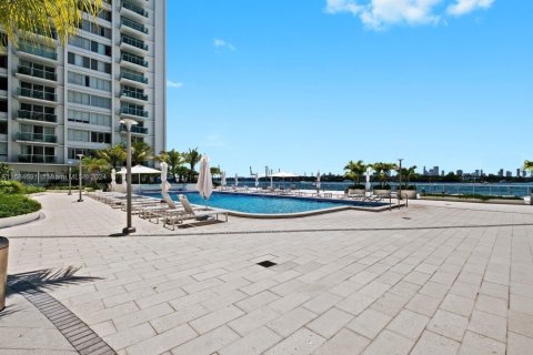 Condo in Miami Beach, Florida, 1 bedroom  № 1860853 - photo 29