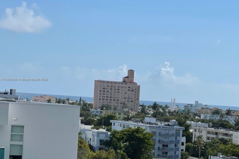 Condo in Miami Beach, Florida, 1 bedroom  № 1860853 - photo 13