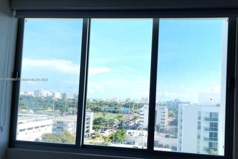 Condo in Miami Beach, Florida, 1 bedroom  № 1860853 - photo 6