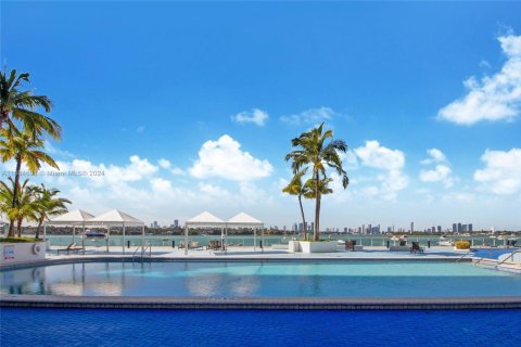 Condo in Miami Beach, Florida, 1 bedroom  № 1860853 - photo 23