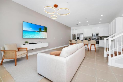 Adosado en alquiler en Davenport, Florida, 5 dormitorios, 204.76 m2 № 1826799 - foto 3
