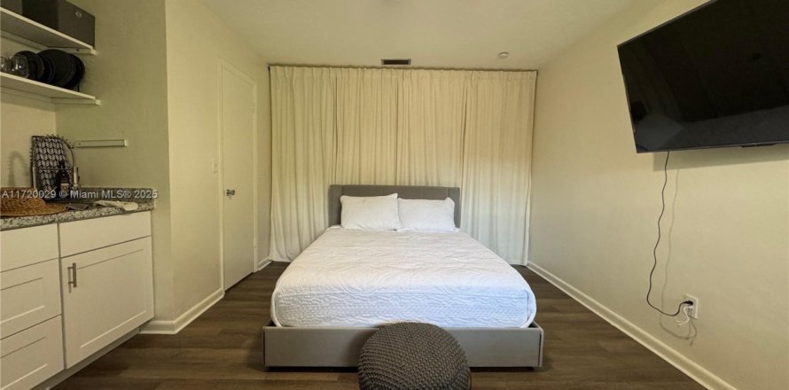 Casa en Hollywood, Florida 1 dormitorio, 26.94 m2 № 1867749