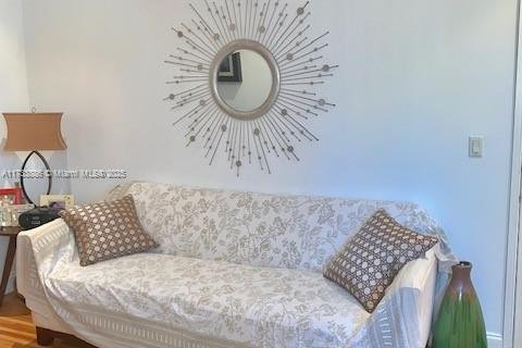 Condominio en venta en Miami Beach, Florida, 1 dormitorio, 66.89 m2 № 2035325 - foto 2