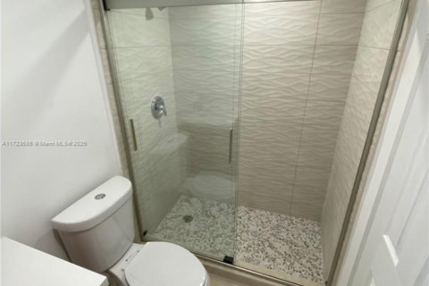 Купить кондоминиум в Норт-Бей-Виллидж, Флорида 53.6м2, № 1477957 - фото 6