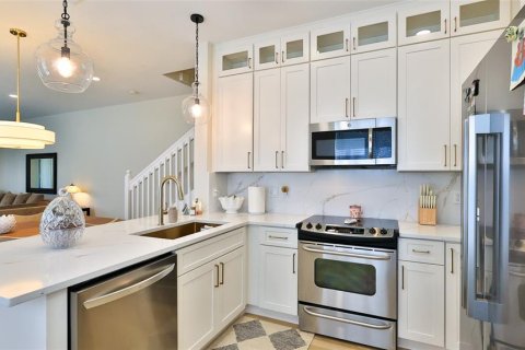 Townhouse in Sanford, Florida 3 bedrooms, 153.01 sq.m. № 2095523 - photo 13