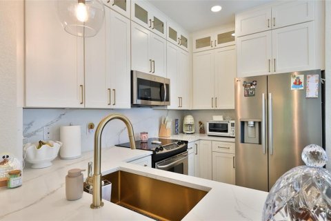 Townhouse in Sanford, Florida 3 bedrooms, 153.01 sq.m. № 2095523 - photo 12