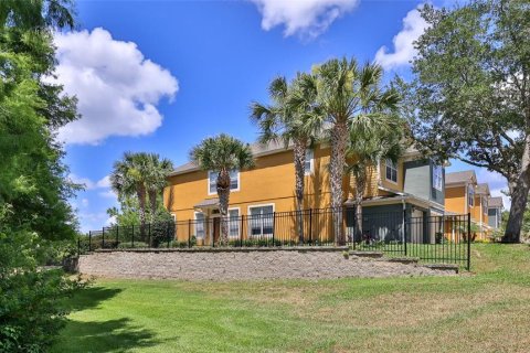 Townhouse in Sanford, Florida 3 bedrooms, 153.01 sq.m. № 2095523 - photo 4