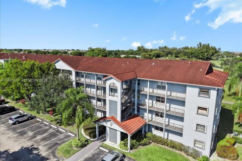 Copropriété à vendre à Pembroke Pines, Floride: 2 chambres, 102.19 m2 № 2030882 - photo 23