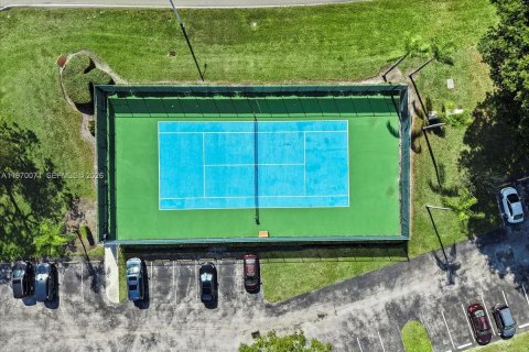 Copropriété à vendre à Pembroke Pines, Floride: 2 chambres, 102.19 m2 № 2030882 - photo 25