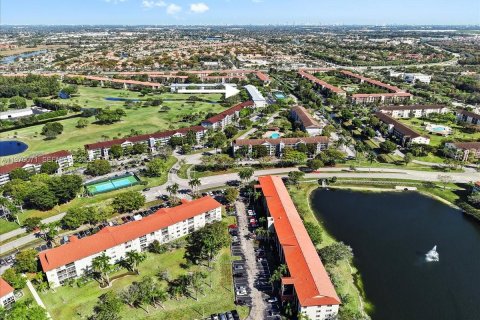 Copropriété à vendre à Pembroke Pines, Floride: 2 chambres, 102.19 m2 № 2030882 - photo 26