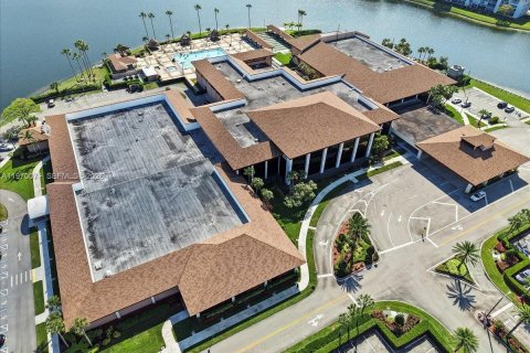 Copropriété à vendre à Pembroke Pines, Floride: 2 chambres, 102.19 m2 № 2030882 - photo 30