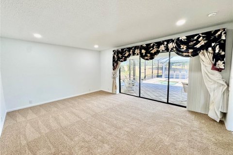 House in Plant City, Florida 4 bedrooms, 238.48 sq.m. № 2097196 - photo 28