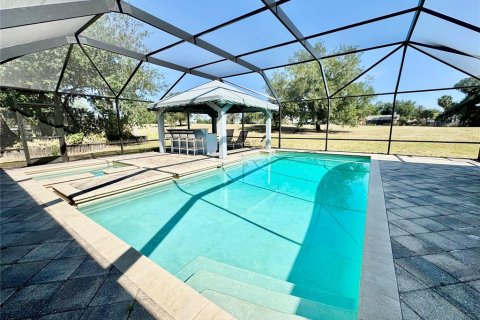 House in Plant City, Florida 4 bedrooms, 238.48 sq.m. № 2097196 - photo 9