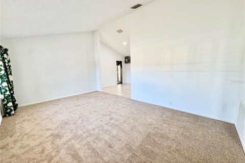 House in Plant City, Florida 4 bedrooms, 238.48 sq.m. № 2097196 - photo 20