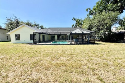 House in Plant City, Florida 4 bedrooms, 238.48 sq.m. № 2097196 - photo 7