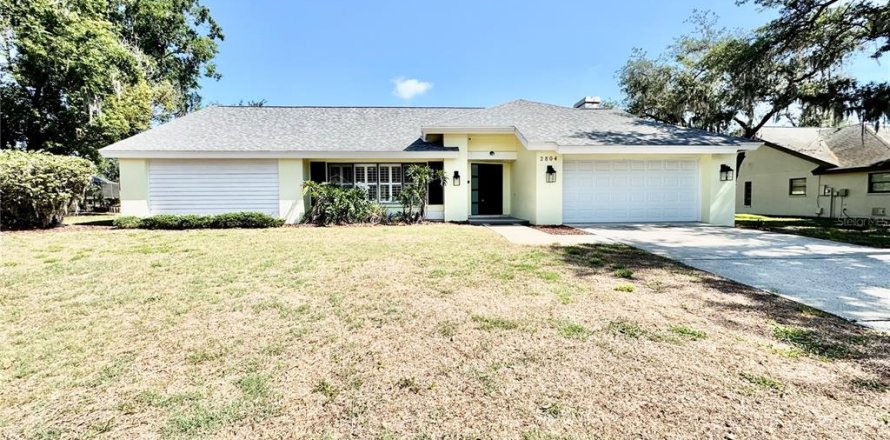 House in Plant City, Florida 4 bedrooms, 238.48 sq.m. № 2097196