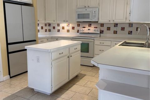 Villa ou maison à louer à Orlando, Floride: 4 chambres, 237.55 m2 № 2158045 - photo 13