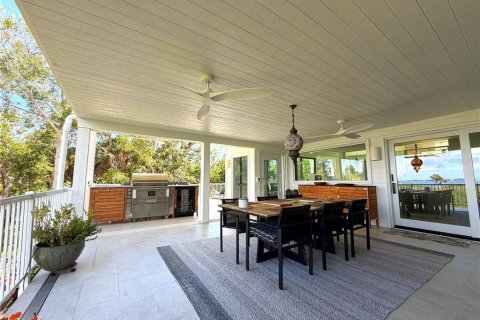 House in Englewood, Florida 3 bedrooms, 353.59 sq.m. № 2197220 - photo 17