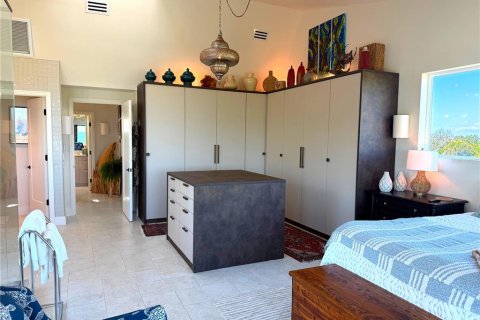 House in Englewood, Florida 3 bedrooms, 353.59 sq.m. № 2197220 - photo 13