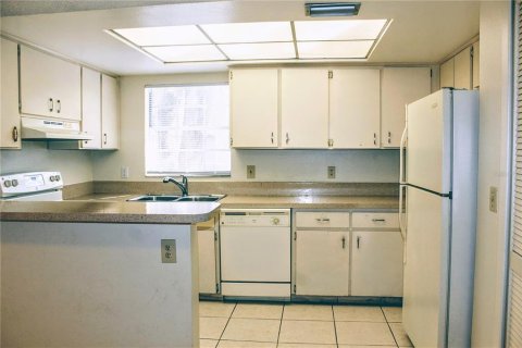 Condominio en alquiler en Tampa, Florida, 2 dormitorios, 101.82 m2 № 1608682 - foto 5