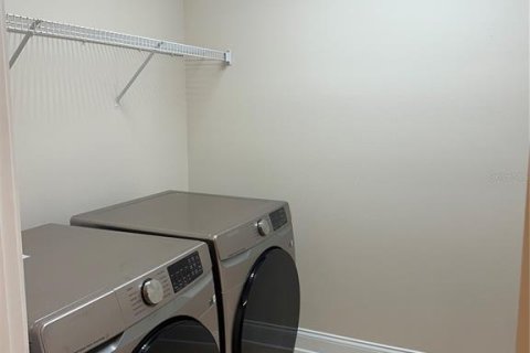 Touwnhouse à louer à Orlando, Floride: 4 chambres, 207.36 m2 № 1848551 - photo 6