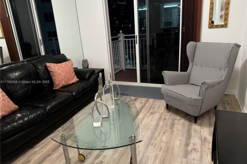 Copropriété à vendre à Miami, Floride: 1 chambre, 59.46 m2 № 1712049 - photo 2