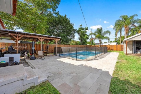 House in Hollywood, Florida 3 bedrooms, 83.43 sq.m. № 1985834 - photo 29