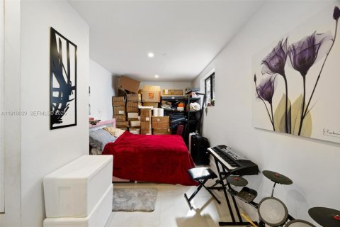 House in Hollywood, Florida 3 bedrooms, 83.43 sq.m. № 1985834 - photo 24