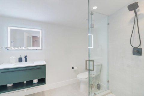 House in Hollywood, Florida 3 bedrooms, 83.43 sq.m. № 1985834 - photo 16