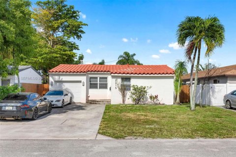 House in Hollywood, Florida 3 bedrooms, 83.43 sq.m. № 1985834 - photo 3