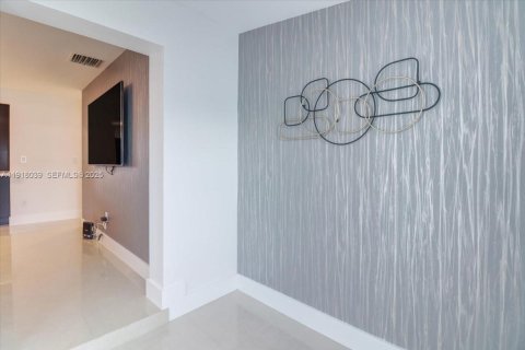 House in Hollywood, Florida 3 bedrooms, 83.43 sq.m. № 1985834 - photo 7