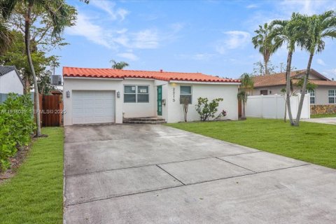 House in Hollywood, Florida 3 bedrooms, 83.43 sq.m. № 1985834 - photo 2