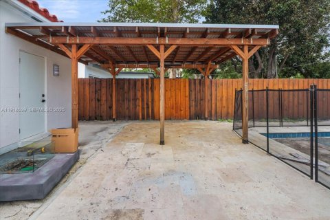 House in Hollywood, Florida 3 bedrooms, 83.43 sq.m. № 1985834 - photo 28