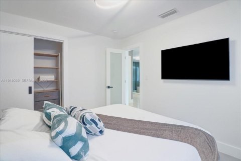 House in Hollywood, Florida 3 bedrooms, 83.43 sq.m. № 1985834 - photo 18