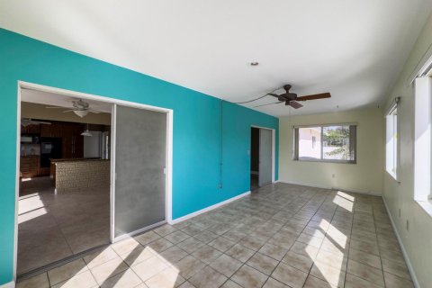 Villa ou maison à vendre à Hollywood, Floride: 3 chambres, 175.77 m2 № 2421414 - photo 22