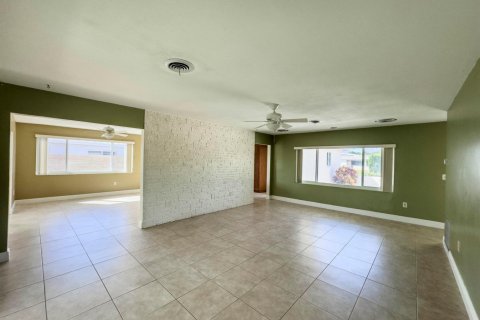 Villa ou maison à vendre à Hollywood, Floride: 3 chambres, 175.77 m2 № 2421414 - photo 12