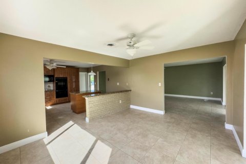 Villa ou maison à vendre à Hollywood, Floride: 3 chambres, 175.77 m2 № 2421414 - photo 3