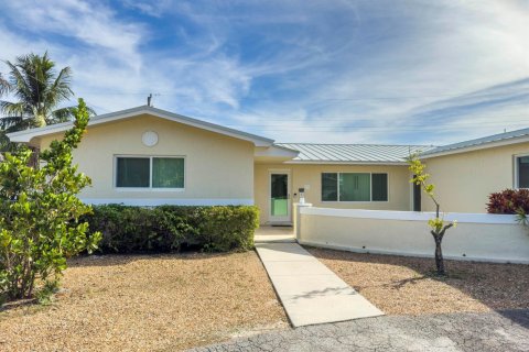 Villa ou maison à vendre à Hollywood, Floride: 3 chambres, 175.77 m2 № 2421414 - photo 2