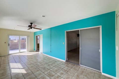 Villa ou maison à vendre à Hollywood, Floride: 3 chambres, 175.77 m2 № 2421414 - photo 21