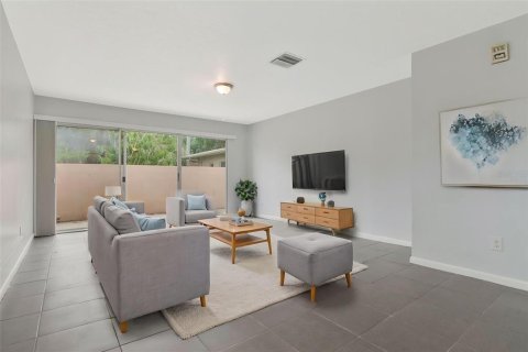 Condo in Clearwater, Florida, 1 bedroom  № 2230545 - photo 11