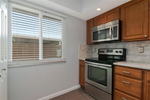 Condo in Clearwater, Florida, 1 bedroom  № 2230545 - photo 15